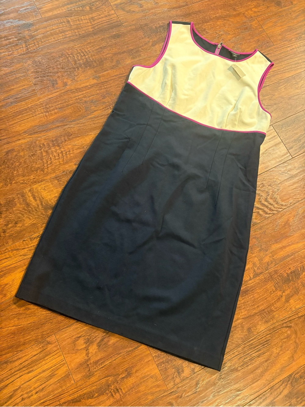 NWT Ann Taylor women’s size 14 sheath zippered back midi length dress